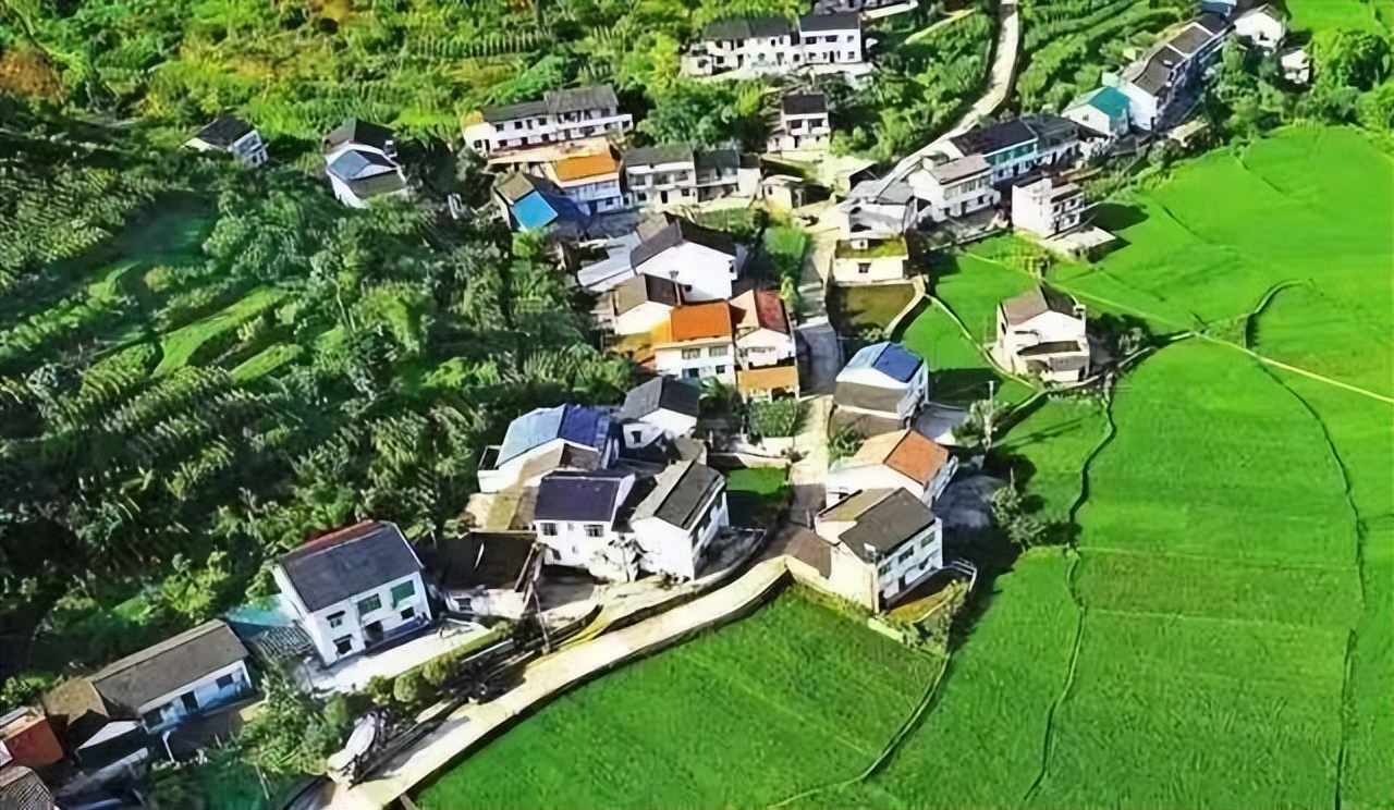什么是鄉(xiāng)村建設(shè)規(guī)劃許可證？農(nóng)民朋友需知曉，事關(guān)自主建房