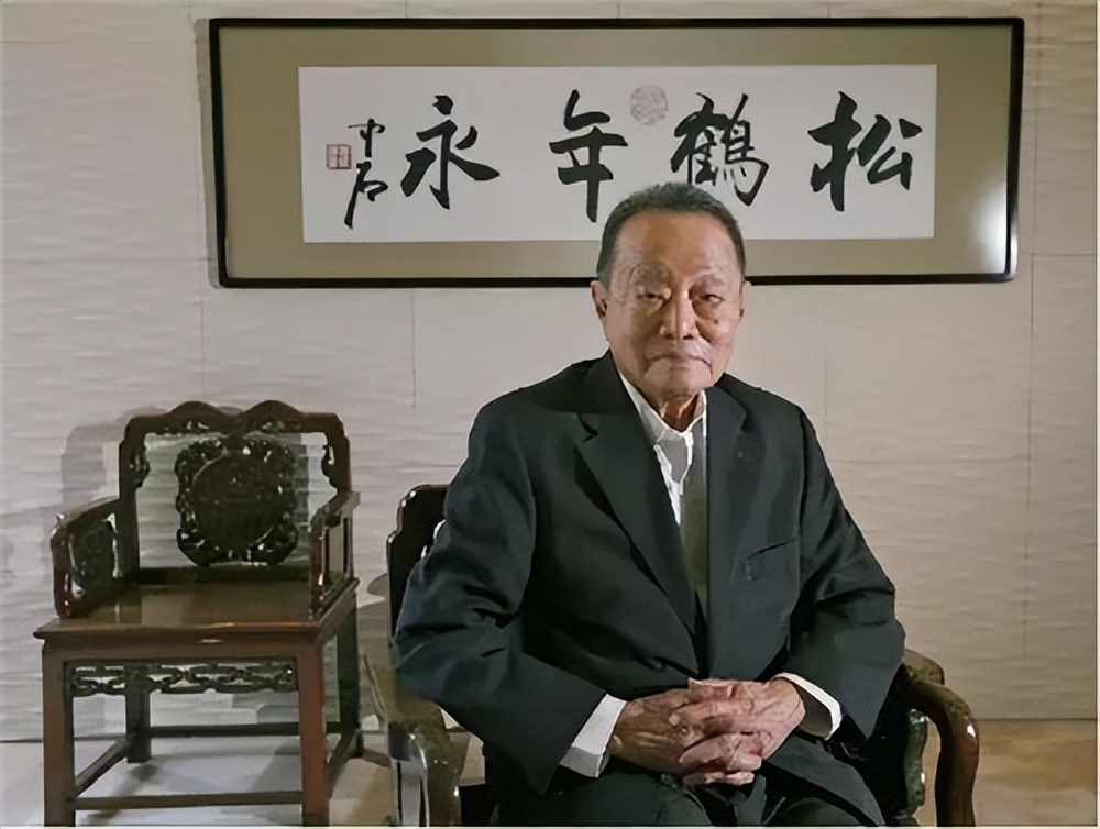 朱玲玲之后，港姐陈雅思也要嫁入豪门，男友家族资产不输李嘉诚