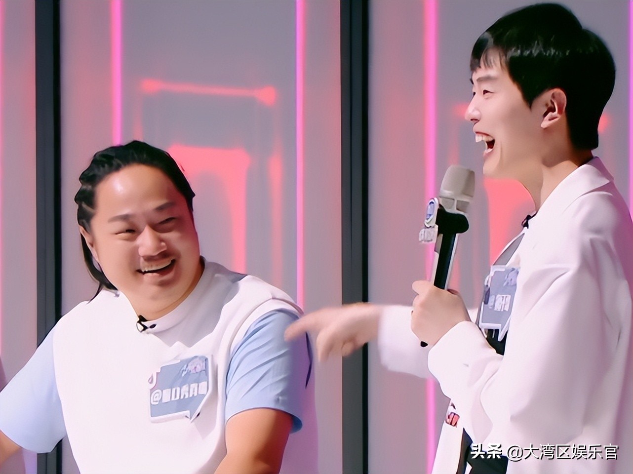 《为歌而赞》11期梁龙夺冠，音符超李玟龚琳娜，评委一语道破真相