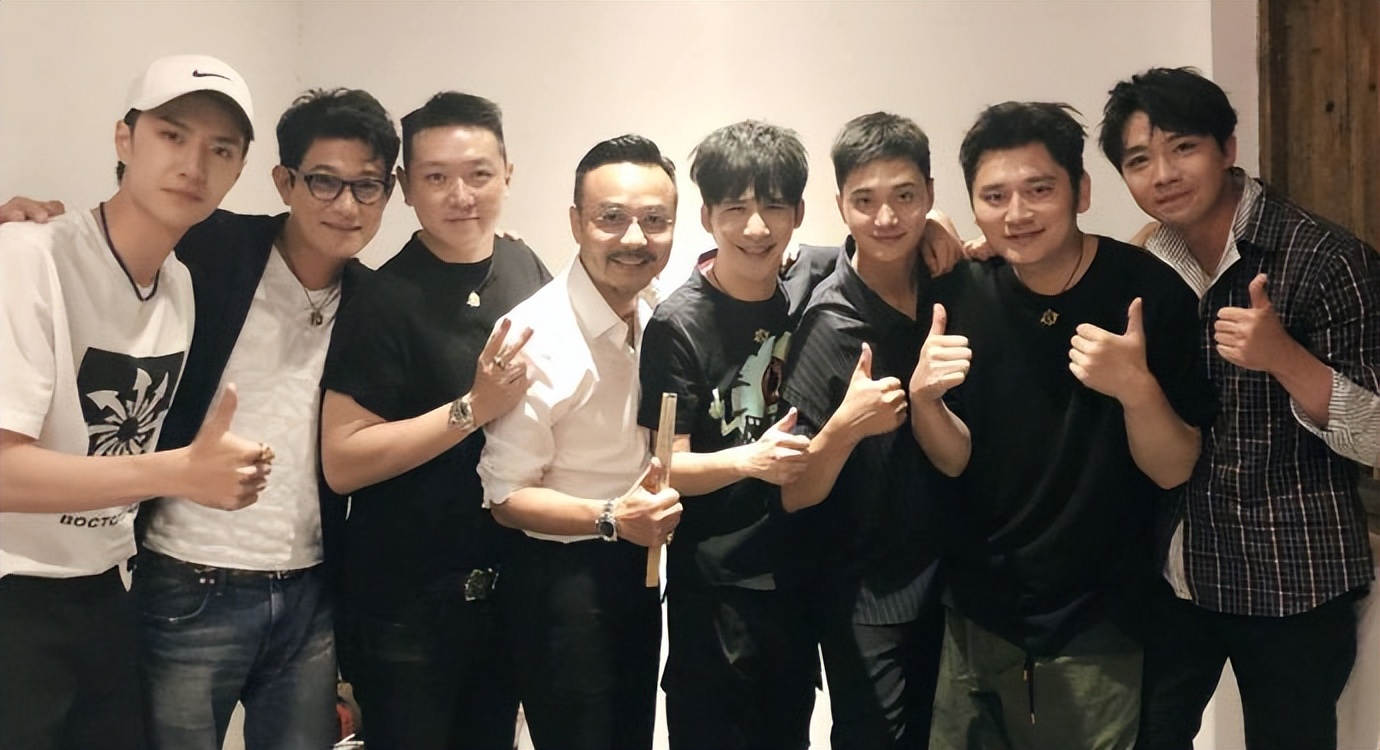 优秀全靠搭档，单飞一落千丈，拆伙就不行的主持名嘴们，能怪谁