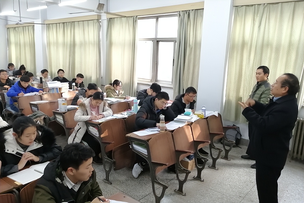 跨专业考研，有哪些优点与缺点？跨专业考研时需要注意哪些问题？