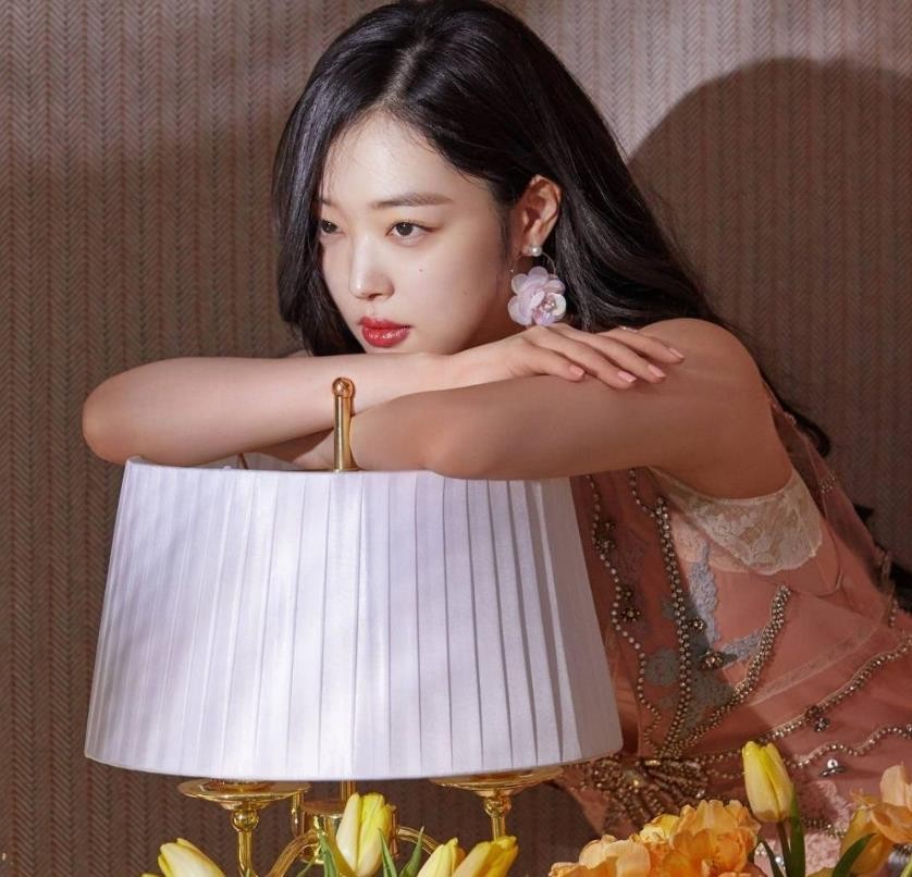 徐贤惨失《建筑学概论》，秀智凭此片一夜爆火，成四大神颜之一