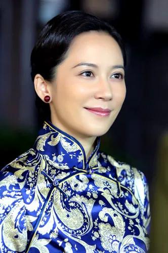 俞飞鸿旗袍，眉眼如画