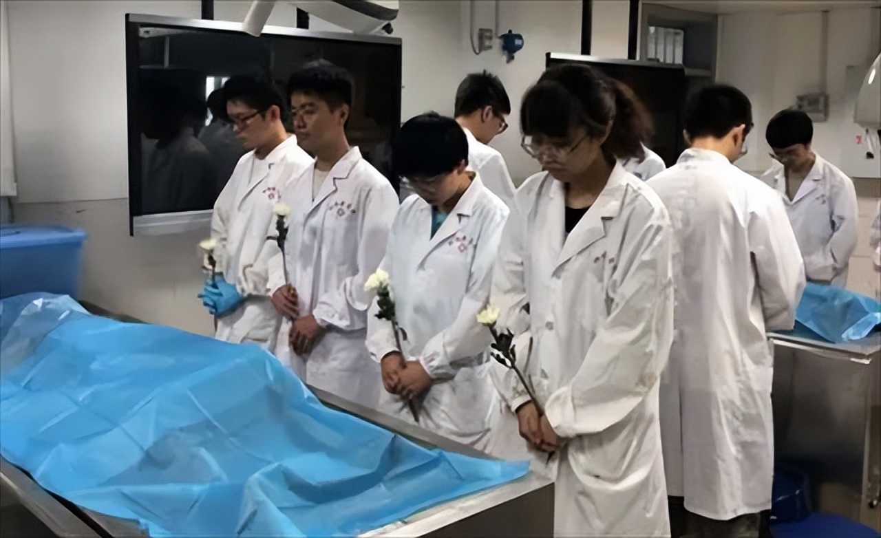 那些捐献解剖的“遗体们”，在使用完毕后最终归宿是什么？