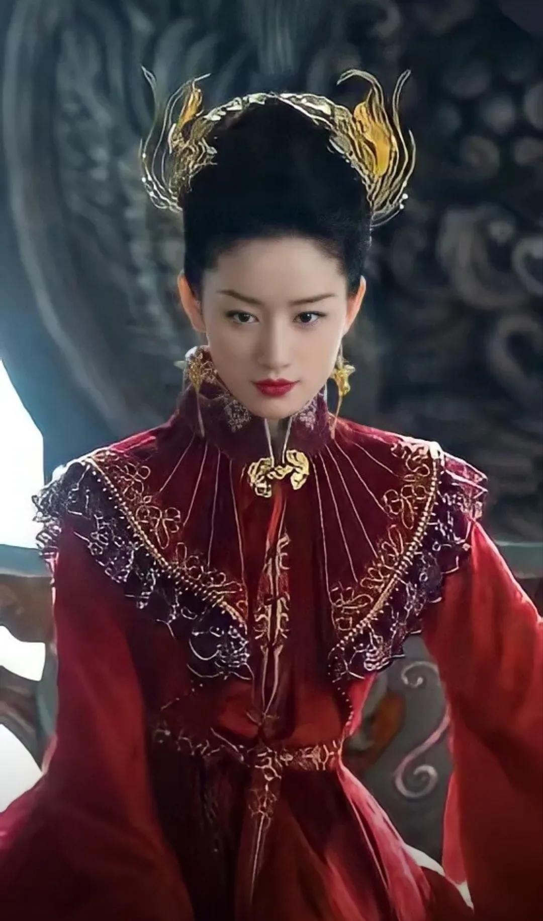 人物介绍汝菱人物形象只是顺德如今,一身红衣破败不堪,头发散乱,哪