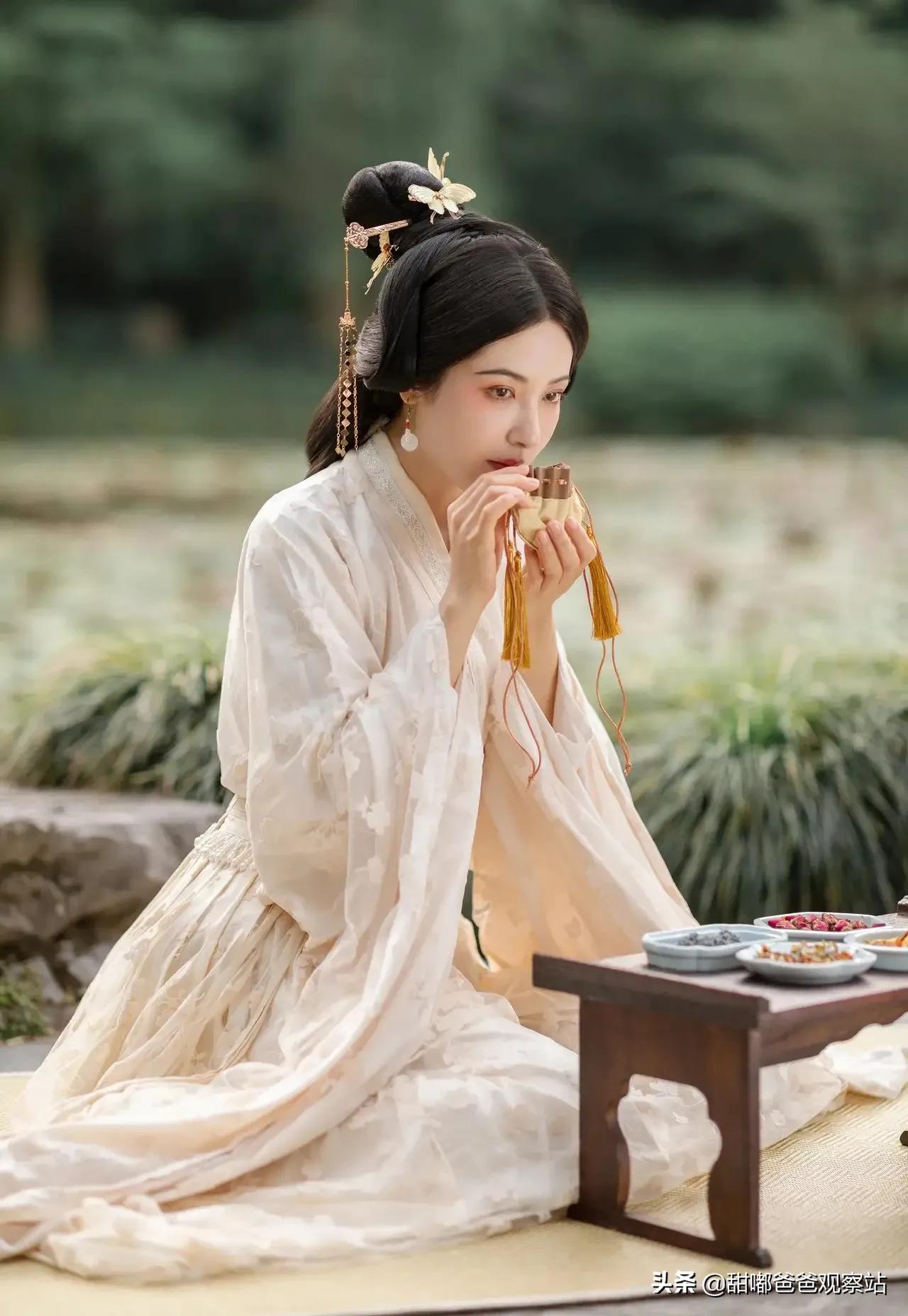 “中戏第一美女”曾黎又换风格，让人眼前一亮