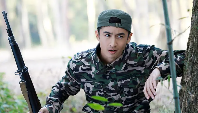 同样是演军人,把王心刚、张译、张云龙等人放在一起,差别就出来了