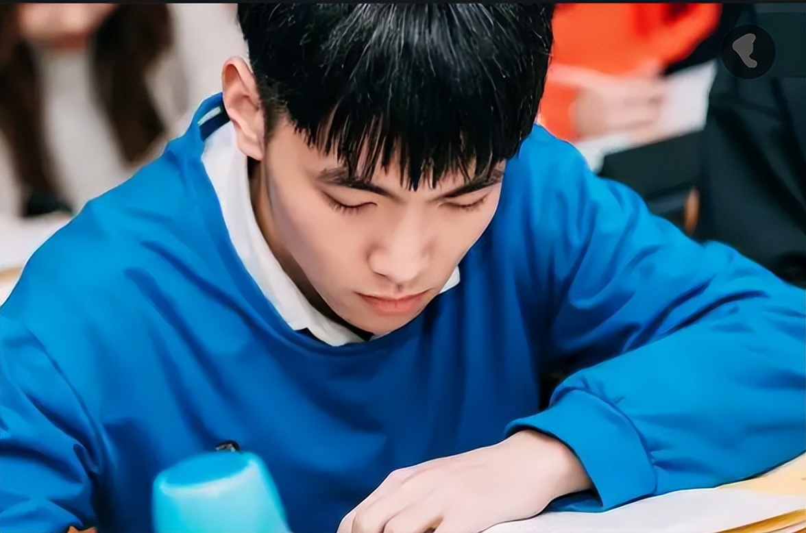 男生家长给孩子忠告，尽量在读大学时找对象，毕业后才懂得原因