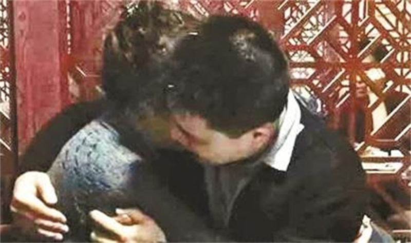 2000年，江苏破产女老板收养16岁孤儿，15年后孩子回报她1530万