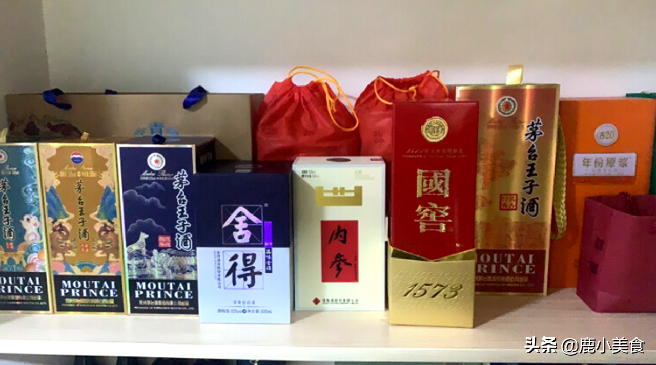 “浓头清中酱收尾，一口三香真酒鬼”，盘点酒鬼酒系列产品有哪些