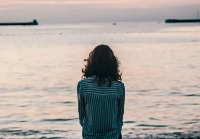 女人这一生，千万别委屈了自己，要学会自我“成全”
