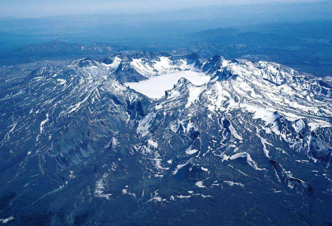 中国境内休眠活火山，冰封状态下却岩浆涌动，爆炸式喷发是否再现