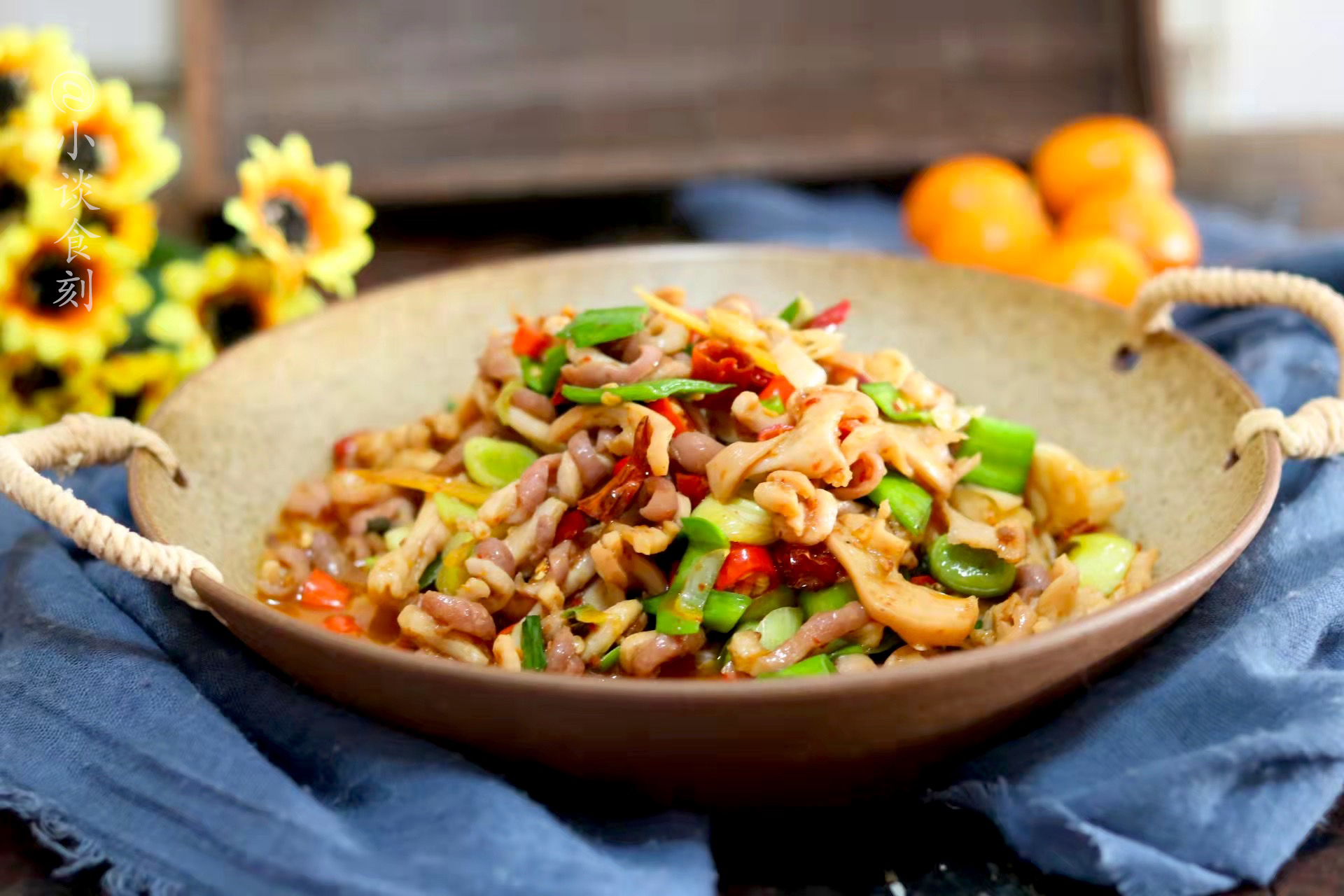 过年吃猪肚别卤了，牢记“1腌2炒3翻”，猪肚嫩滑爽脆，下饭香