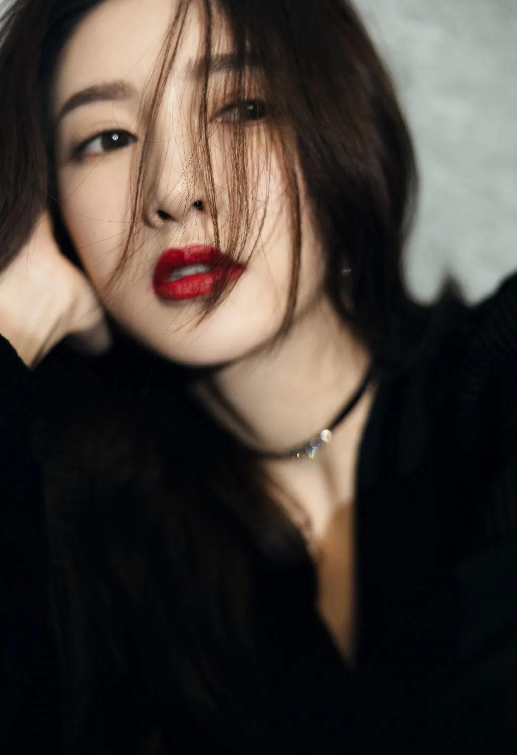 江疏影，成熟女性，知性优美