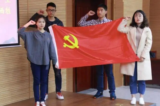 大学入党命运掌握在谁手里，辅导员还是党支部书记？学生早做准备