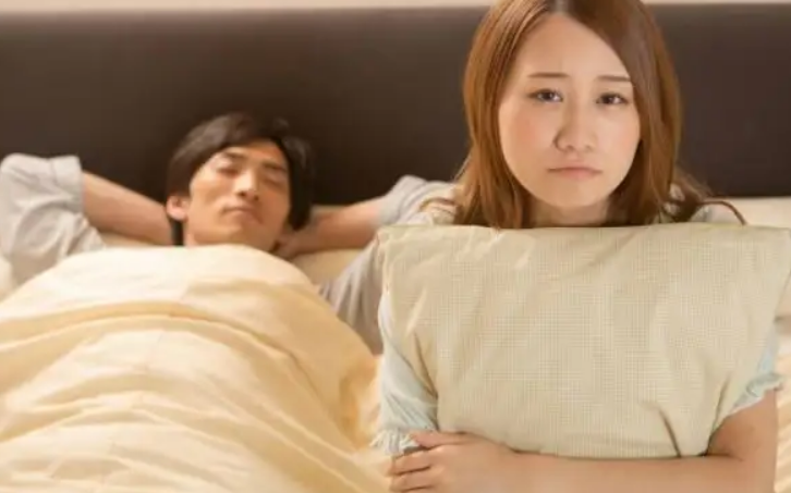 夫妻長期「分床睡」，真的會影響感情嗎？ 聽聽2個男人的心裡話