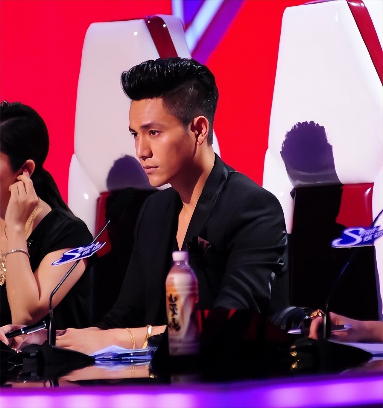 男明星撕X简直不要太精彩，人手一出大戏，女明星们比不了