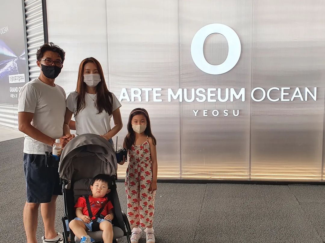 韩流偶像鼻祖安在旭全家福及近况曝光，儿女双全，1岁爱子超可爱