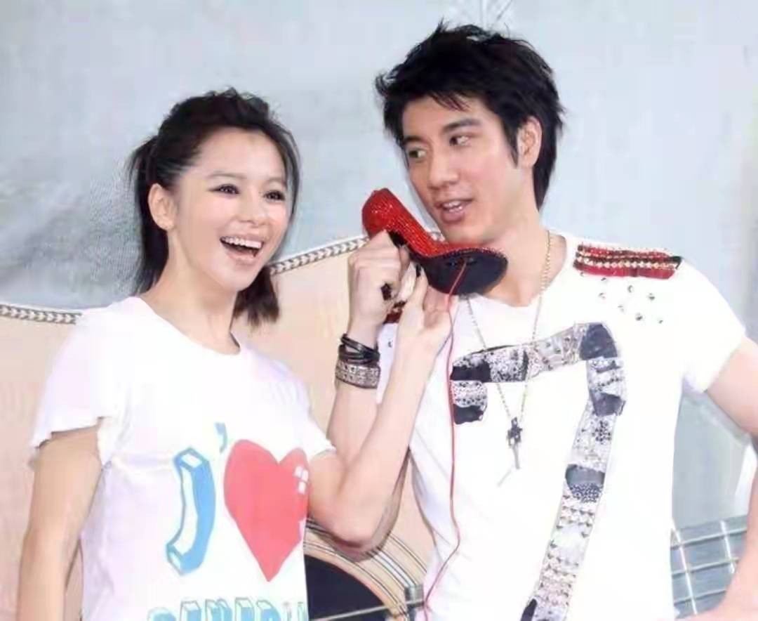 李靓蕾曝王力宏约会已婚女，徐若瑄被质疑后回应：请停止猜测