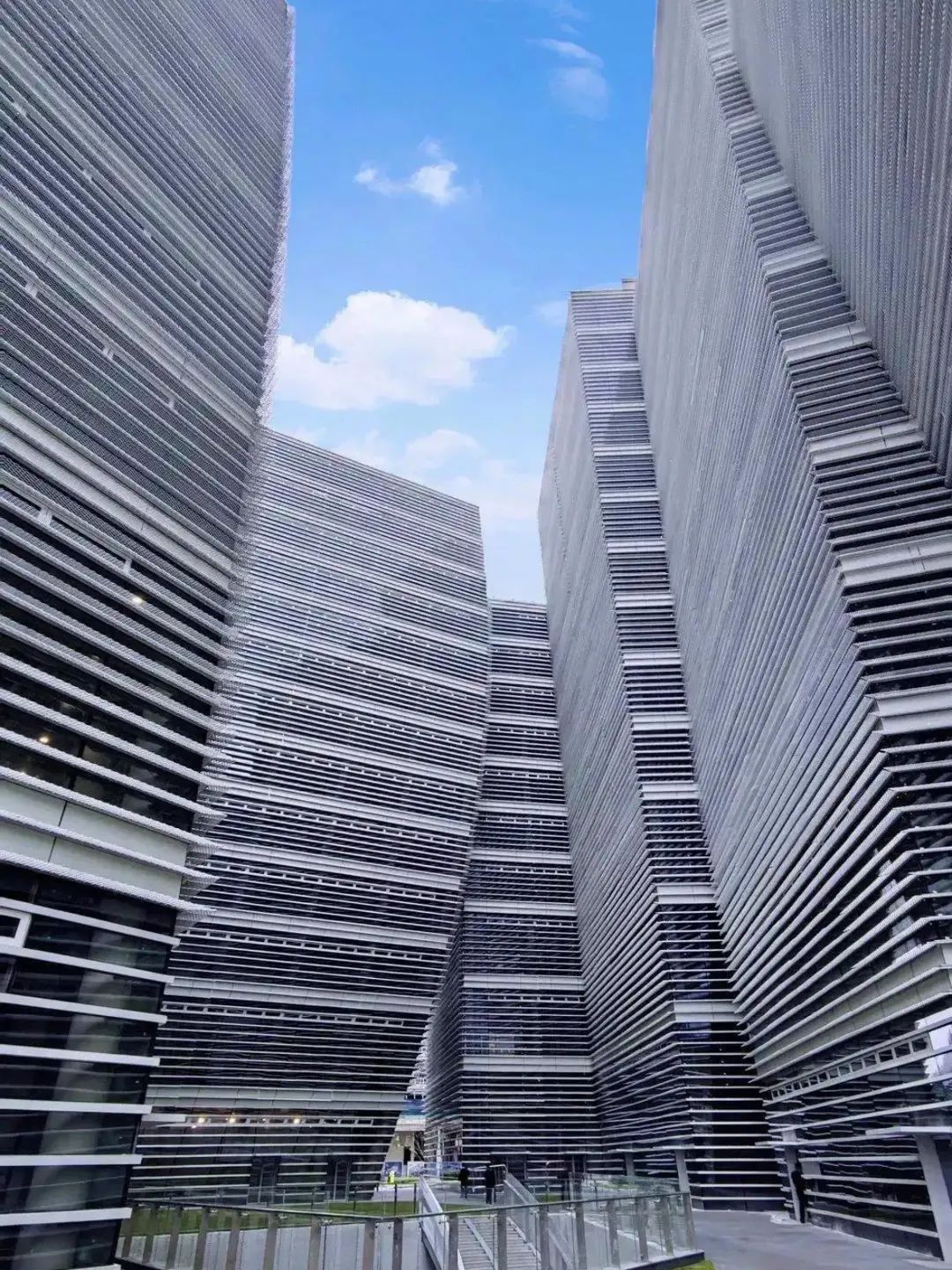 西岸艺岛，被阿里巴巴收入囊中