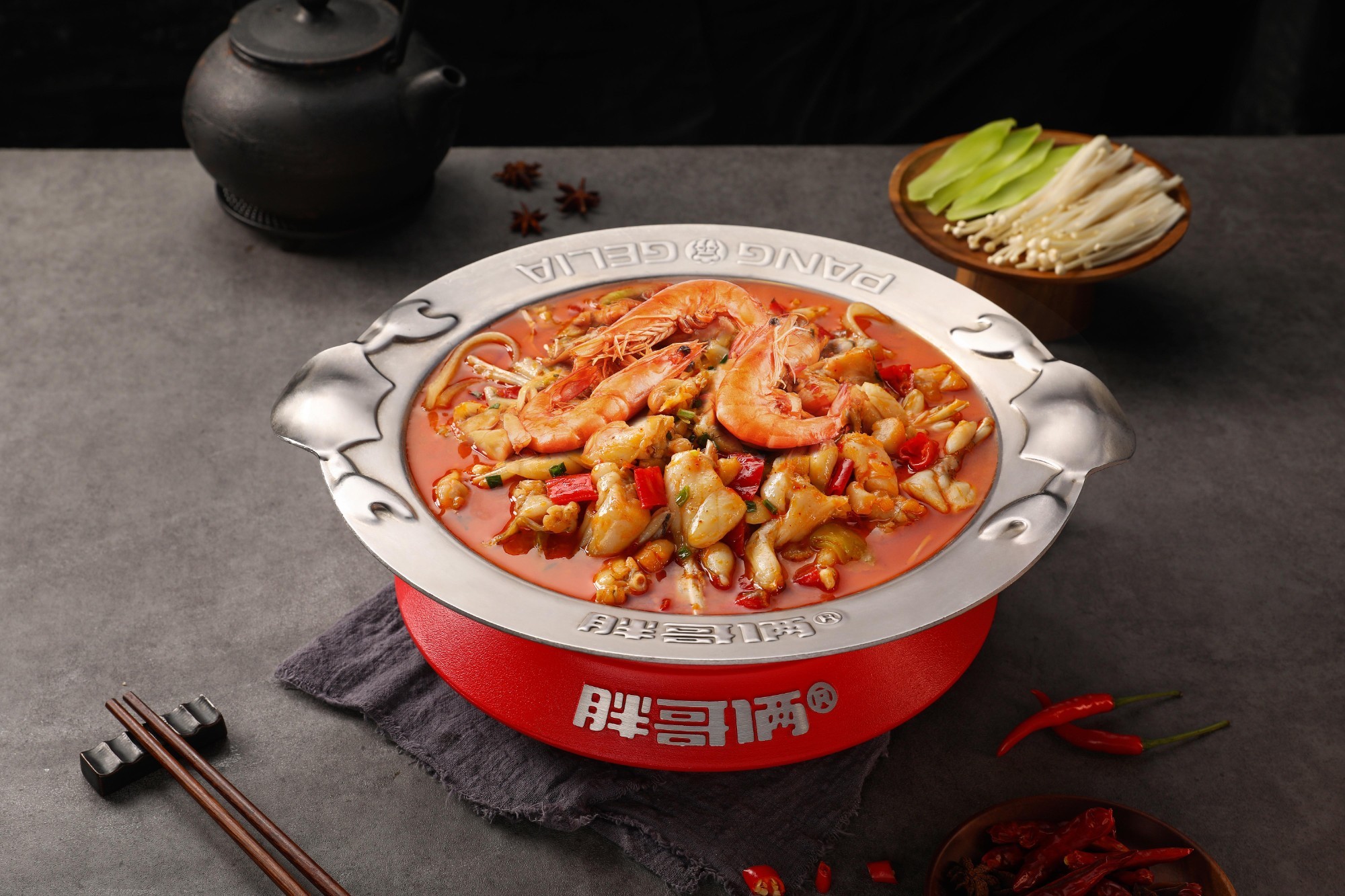 胖哥俩肉蟹煲放大招了,53店通用,网友:带上家人尝一下