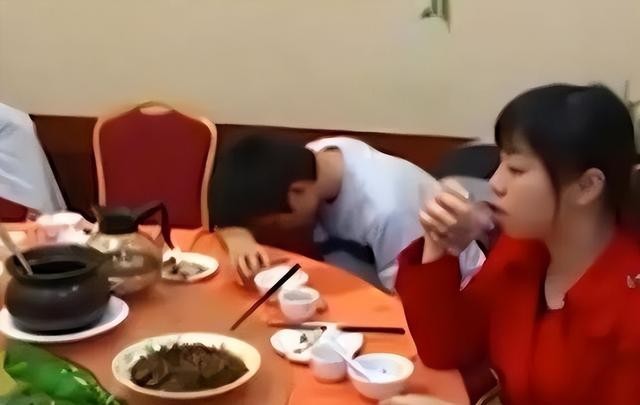 432.7！记者看着眼前酒精测试仪上的数字不敢相信,2007年