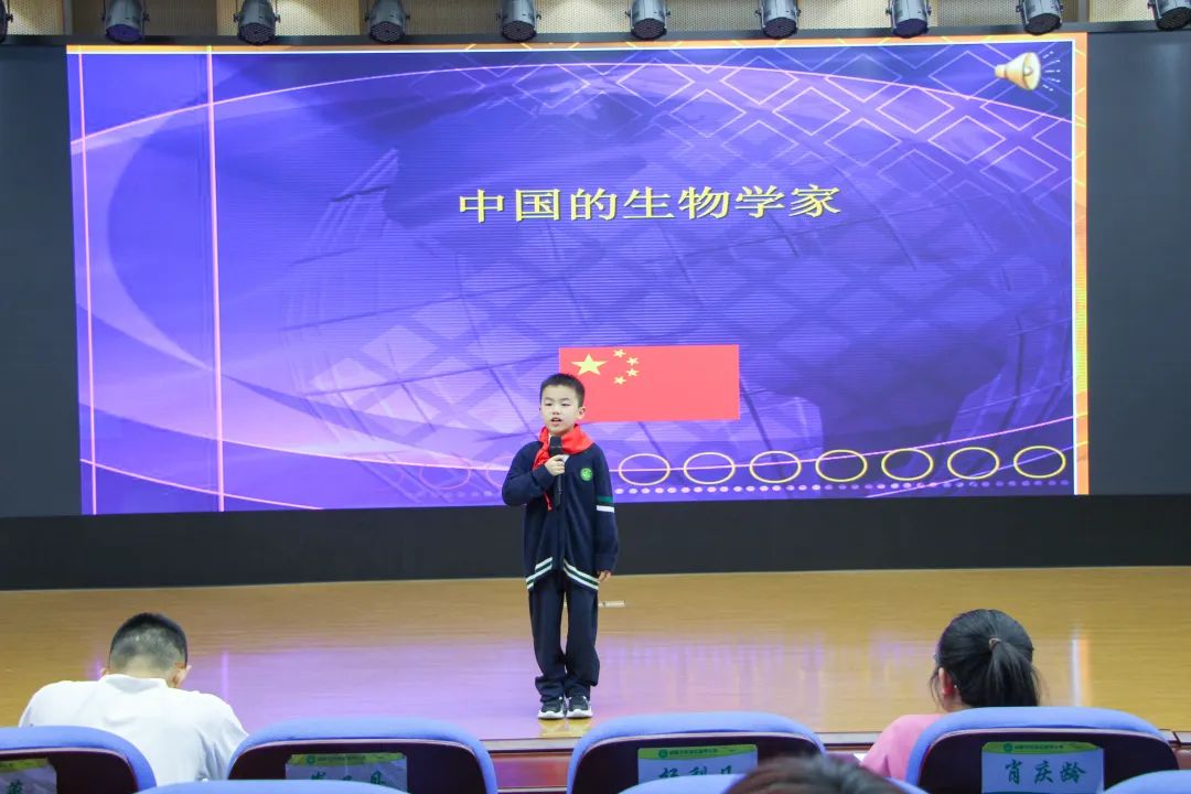 黄甲小学开展“人人参与科技节，我的科技节我做主”科技节活动