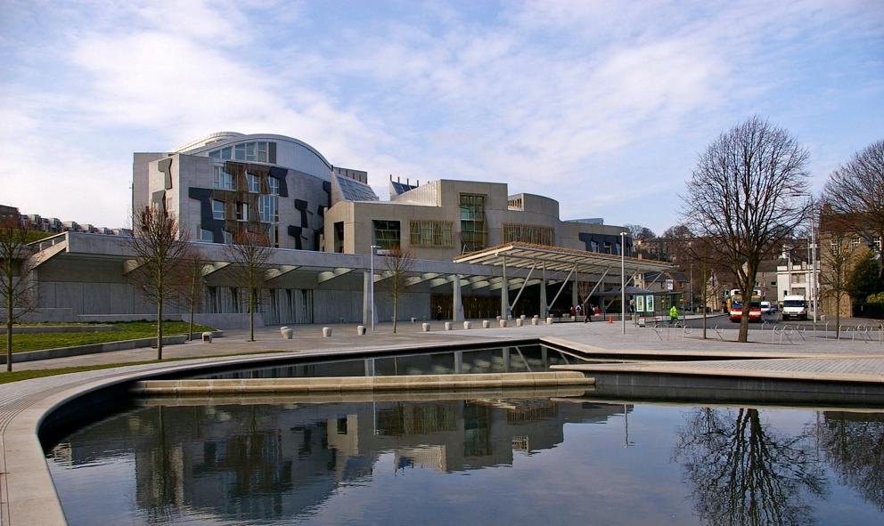 免高考免雅思直升全日制本科——爱丁堡纳皮尔大学