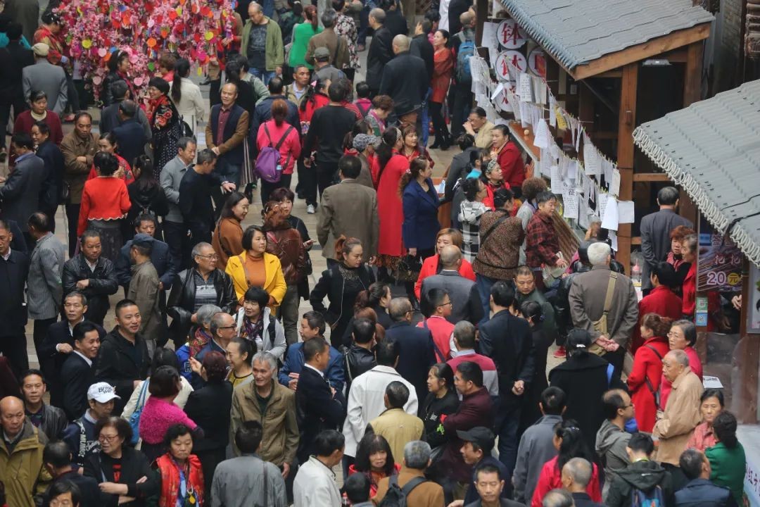 5000万中老年人脱离广场舞，奔赴相亲节目