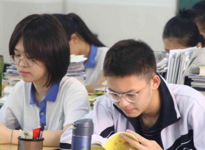 多所大学拔尖专业名单，北师大数量反超清华，重大只有一个入选