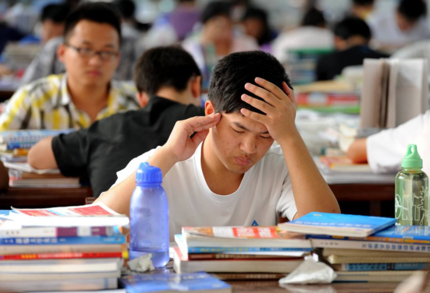 普通二本生拼命“考研”，到底有没有用？考过的人说出实情