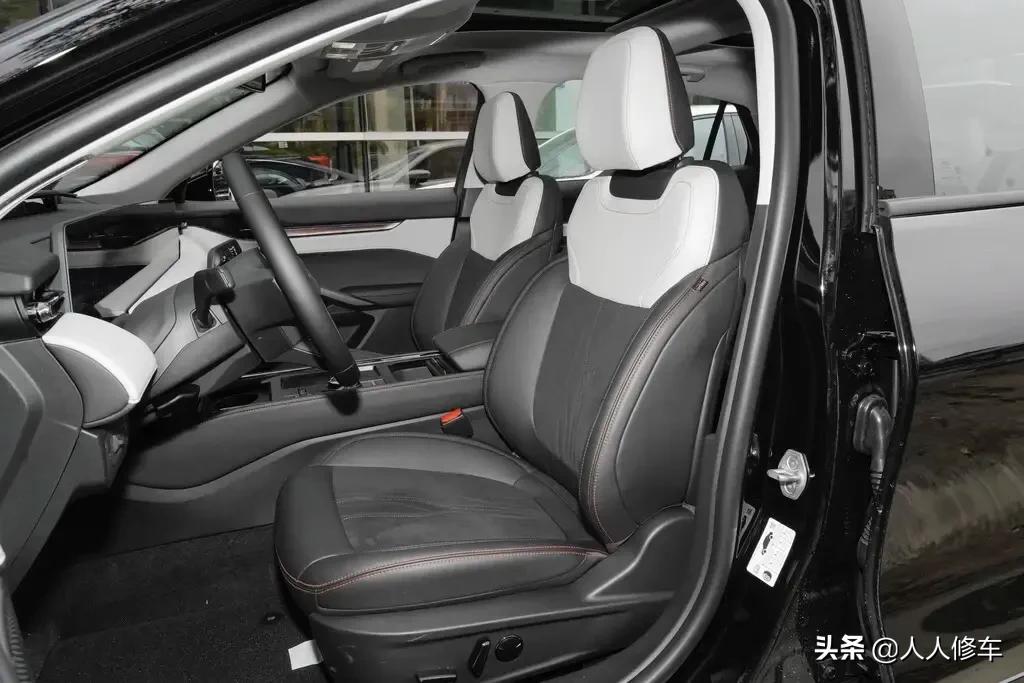 详解2022款福特蒙迪欧，2.0T 配8挡自动变速箱，官方售价15.98万起