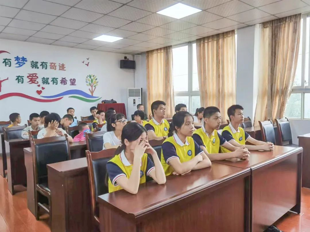 2022年未成年人保护宣传月之手语普法面对20地23校同场开始啦