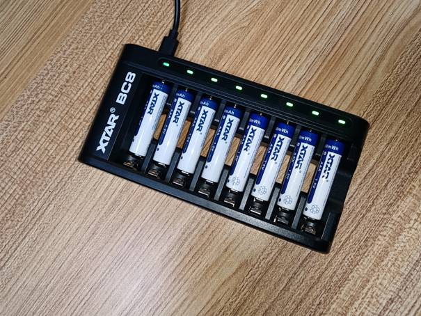 ​循环用，更经济-XTAR爱克斯达BC8锂电池充电器套餐试用