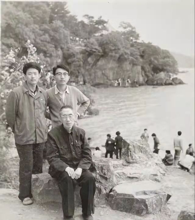 网红教授戴建业，被骂“疯狂捞金”，背后的原因让人泪目