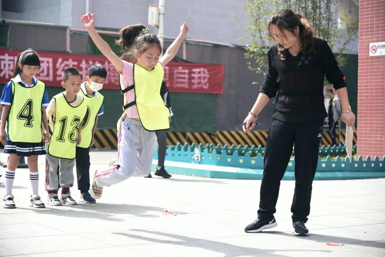 爱南区 爱运动 |记棠湖小学（南区）2022体育节趣味田径运动会
