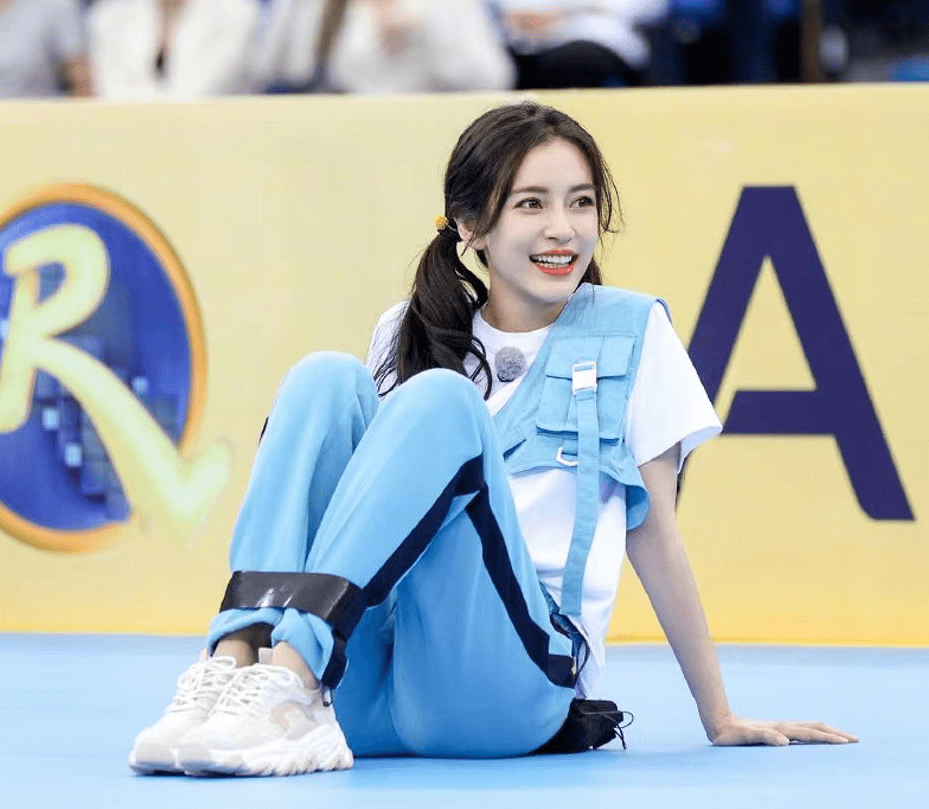 黄晓明离婚有多亏？家产被baby分走一半，还要支付抚养费