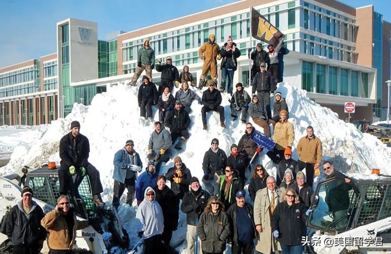 论下雪҈ 这10所美国大学就没输过！暴雪也不停课