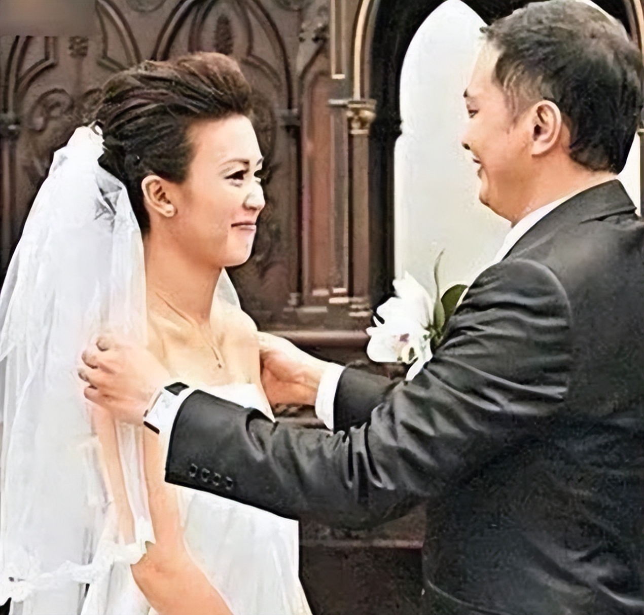 红得快、凉得也快，这五位“风光不再”的女星真是太可惜了