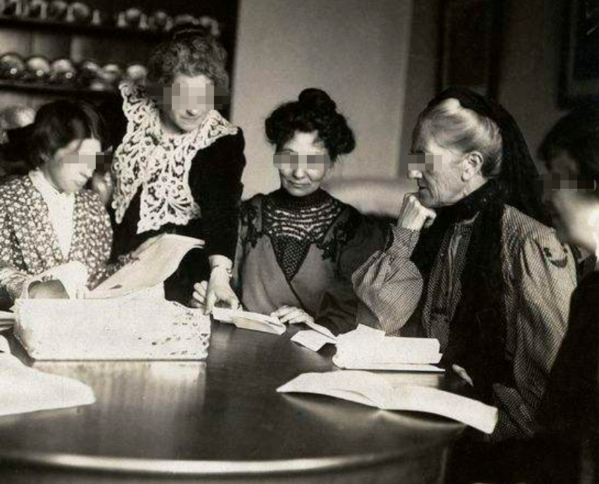 英国老奶奶爱上小50岁埃及小鲜肉，闪婚成功，英国首相回信支持