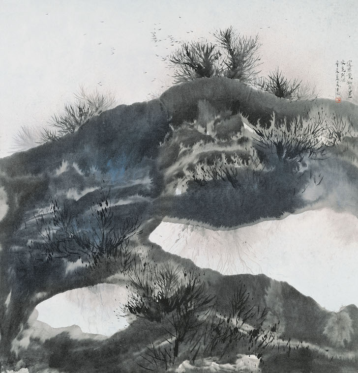 画外话：她眼含星火，言如清泉，静默中藏着万语千言。