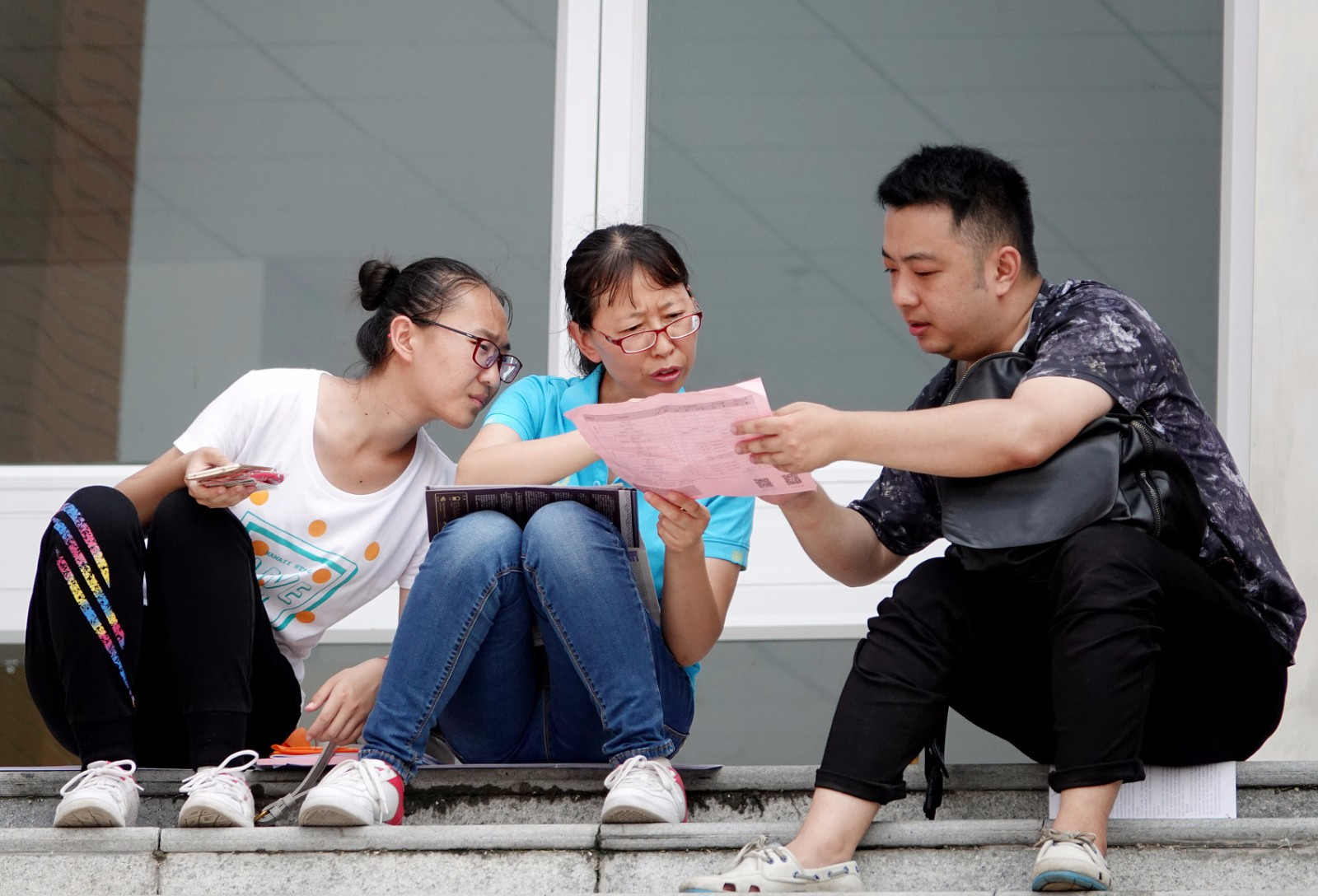 辽宁高考真题公布，新高考碰上旧教材，21级大一新生很“悲催”