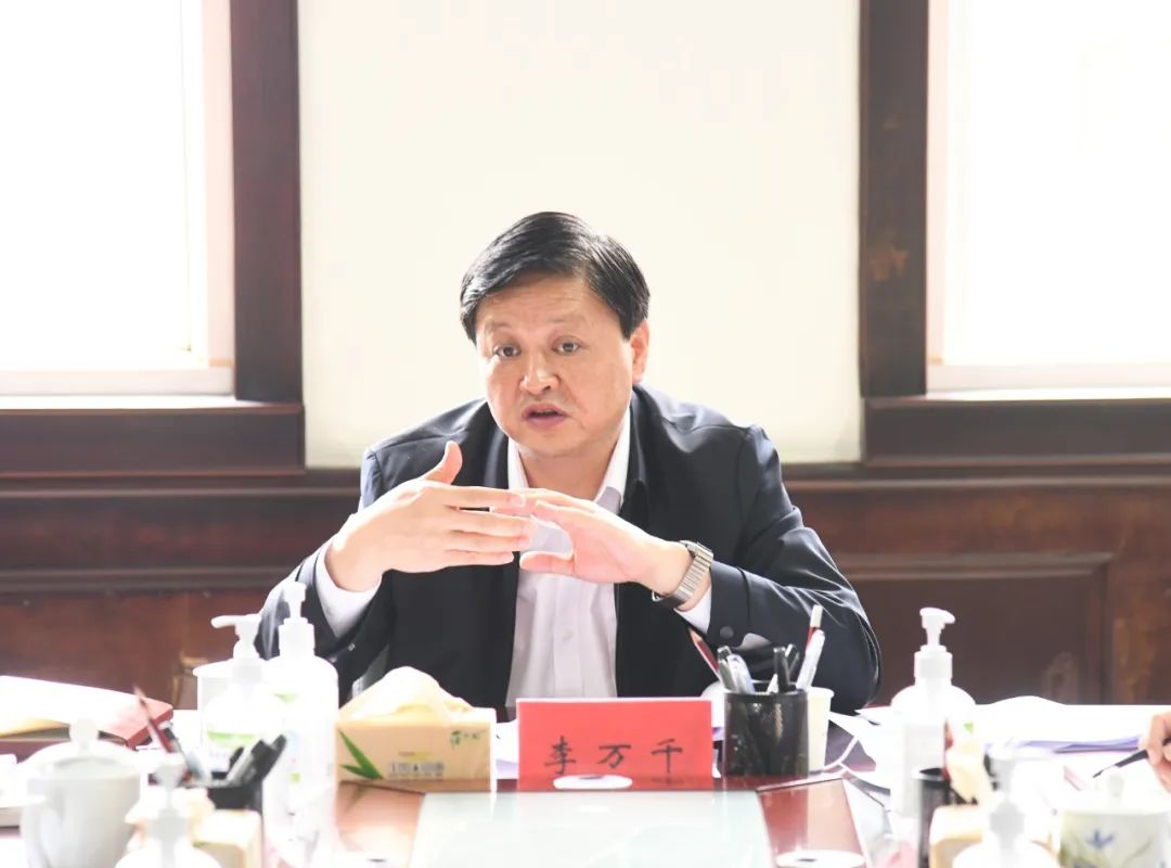 市人大常委会党组理论学习中心组（扩大）举行2022年第四次集中学习