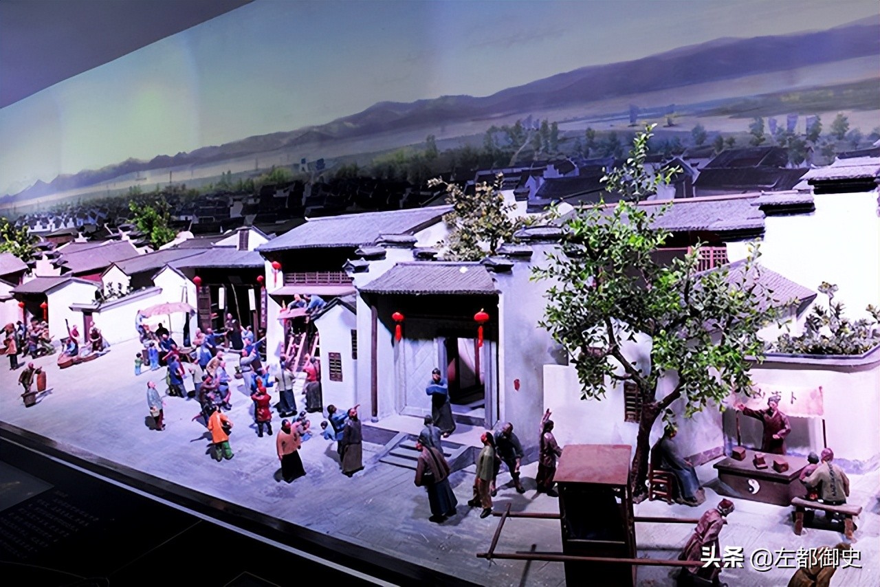 曹家被抄和站错队没有关系，是康熙太放纵，雍正没有理由继续惯着