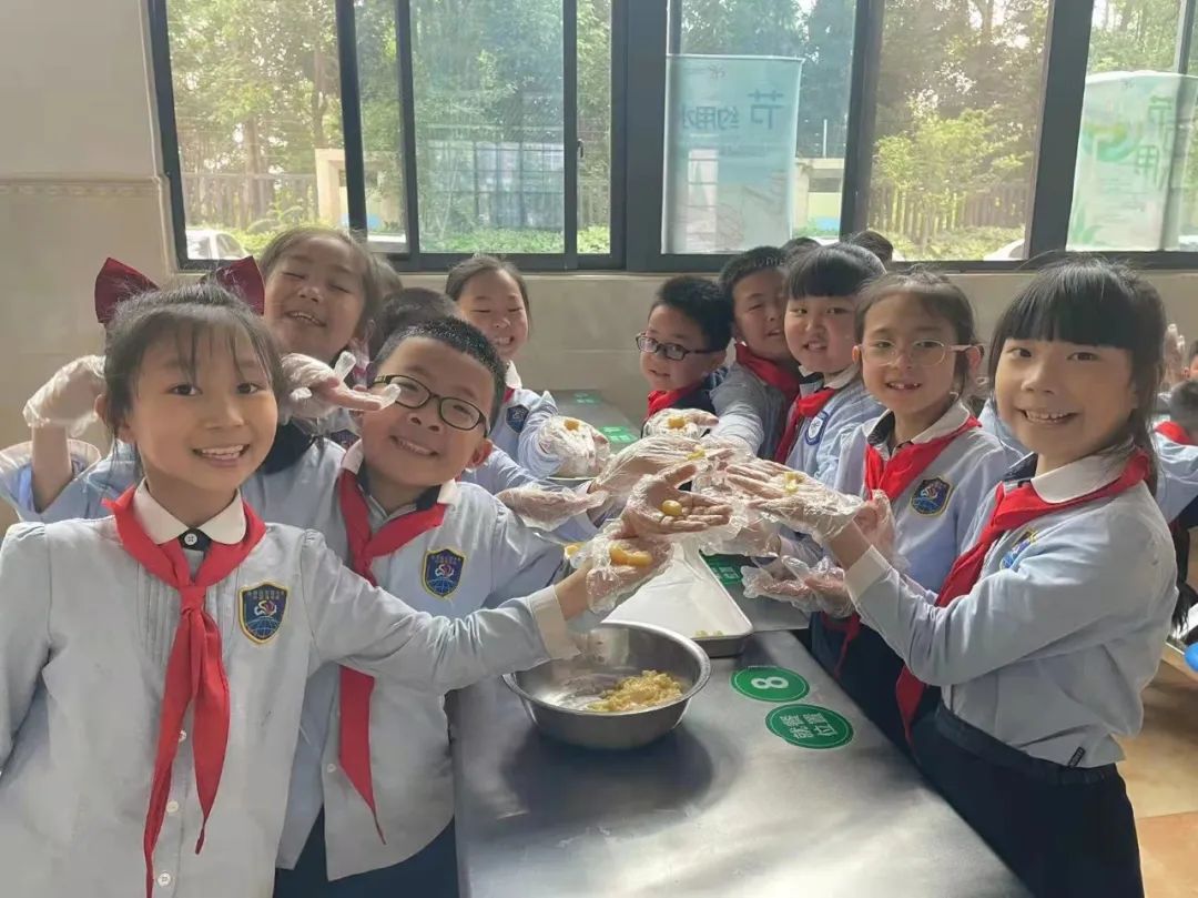 劳动挥洒五月余热 奉献迎接六月喜悦｜记实小外语校劳动系列课程