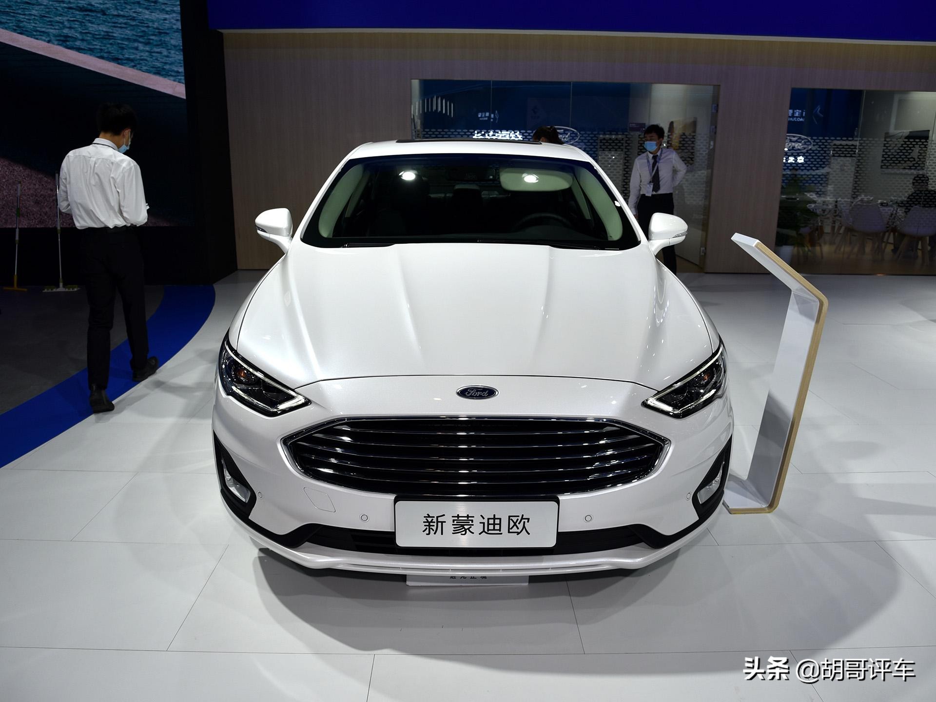 福特蒙迪欧2013款小马丁经典版，优雅与实力兼具的家用轿车