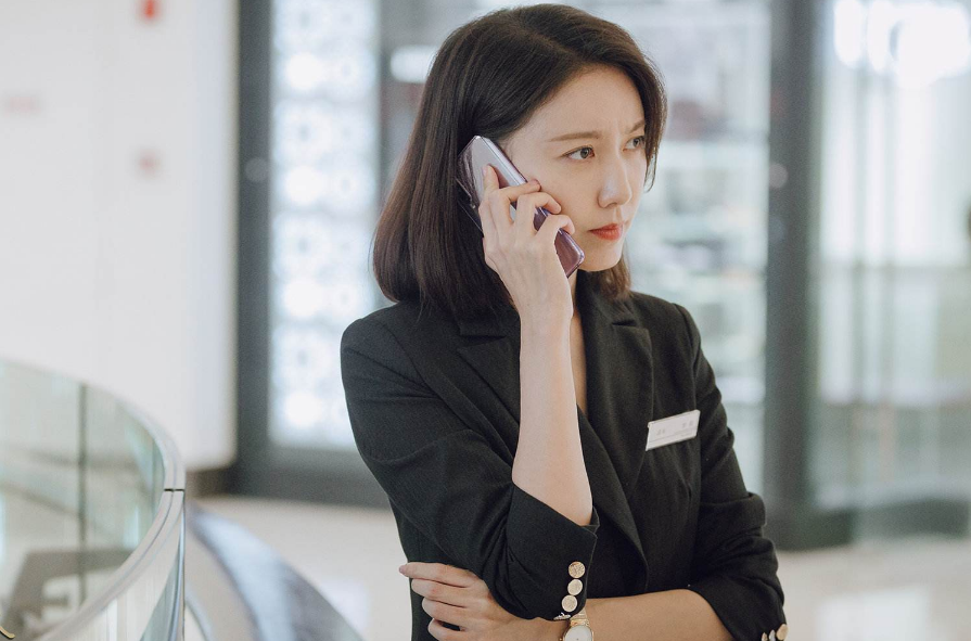 电视剧《我是余欢水》,剧情真的精致紧凑,荒诞幽默