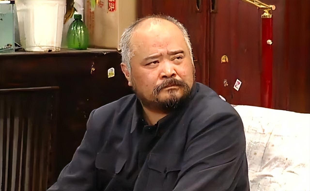 不顾医生劝阻,每天2包烟,顿顿8两白酒的演员李琦,如今变成这样