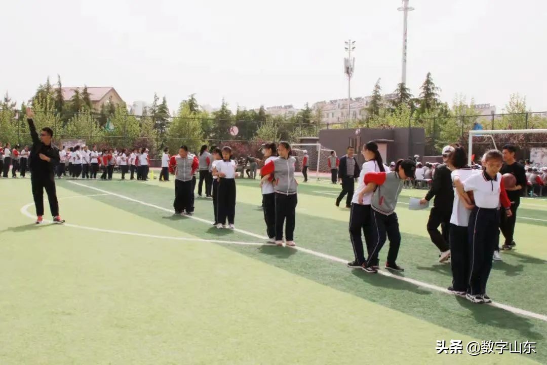 萊西市濟(jì)南路中學(xué)“三讓”系列活動(dòng)(圖14) 萊西市濟(jì)南路中學(xué)“三讓”系列活動(dòng)(圖14)