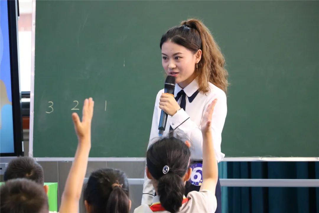 双流区第八届中小学班主任技能大赛在实验小学外国语学校如期举行